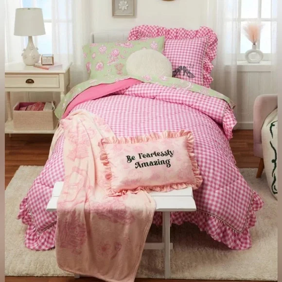 Wicked For Good x Katie Kime 'Be Fearlessly Amazing' Rectangle Throw Pillow Pink - Picture 5 of 5